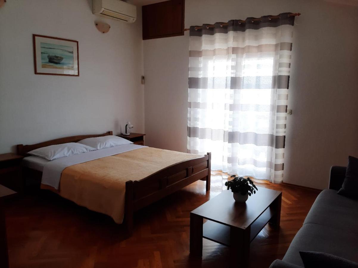 Apartments Ivanka Starigrad Paklenica Esterno foto