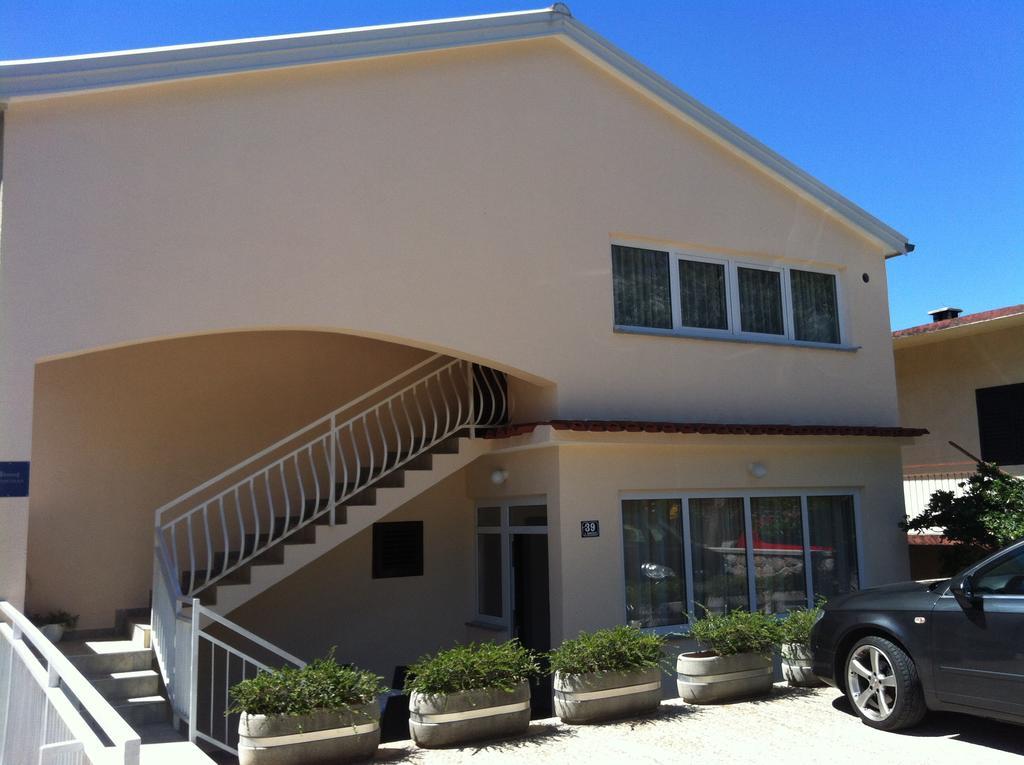 Apartments Ivanka Starigrad Paklenica Esterno foto